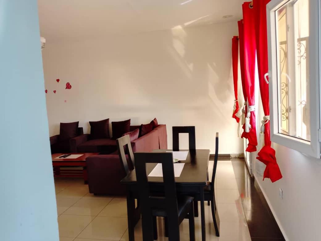 Residence Rosalie Yaoundé エクステリア 写真