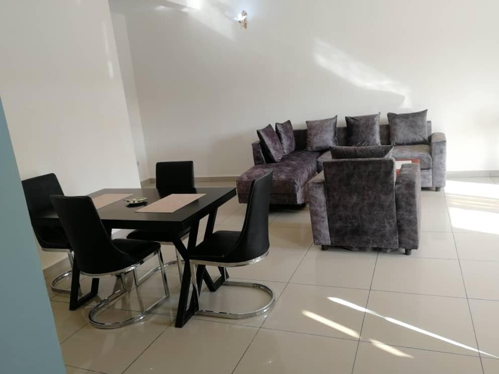 Residence Rosalie Yaoundé エクステリア 写真