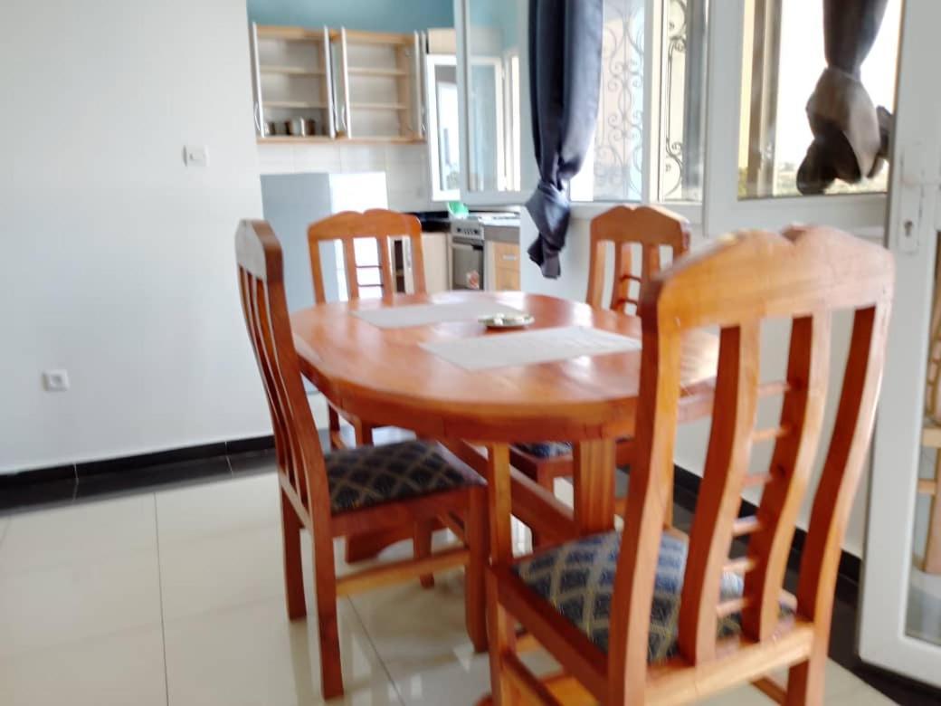Residence Rosalie Yaoundé エクステリア 写真