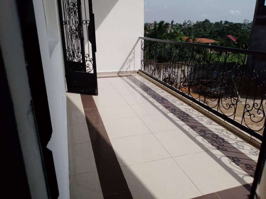Residence Rosalie Yaoundé エクステリア 写真