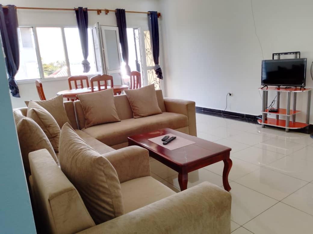 Residence Rosalie Yaoundé エクステリア 写真