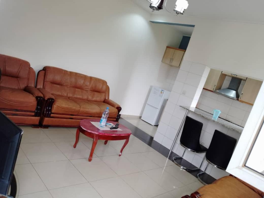 Residence Rosalie Yaoundé エクステリア 写真