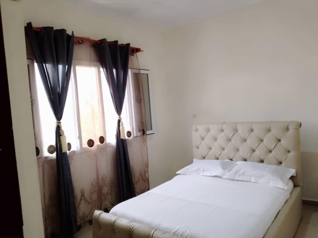 Residence Rosalie Yaoundé エクステリア 写真